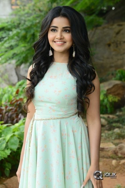Anupama-Parameswaran-Interview-about-Vunnadhi-Okate-Zindagi-Movie